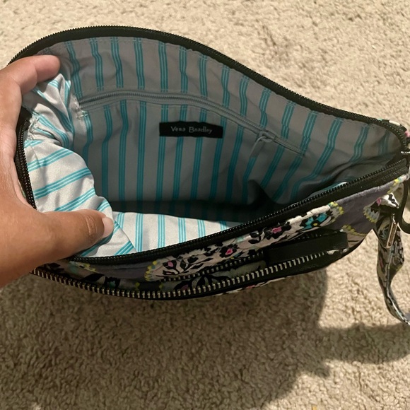 EUC Vera Bradley Shoulder Bag 💼 - Picture 3 of 3